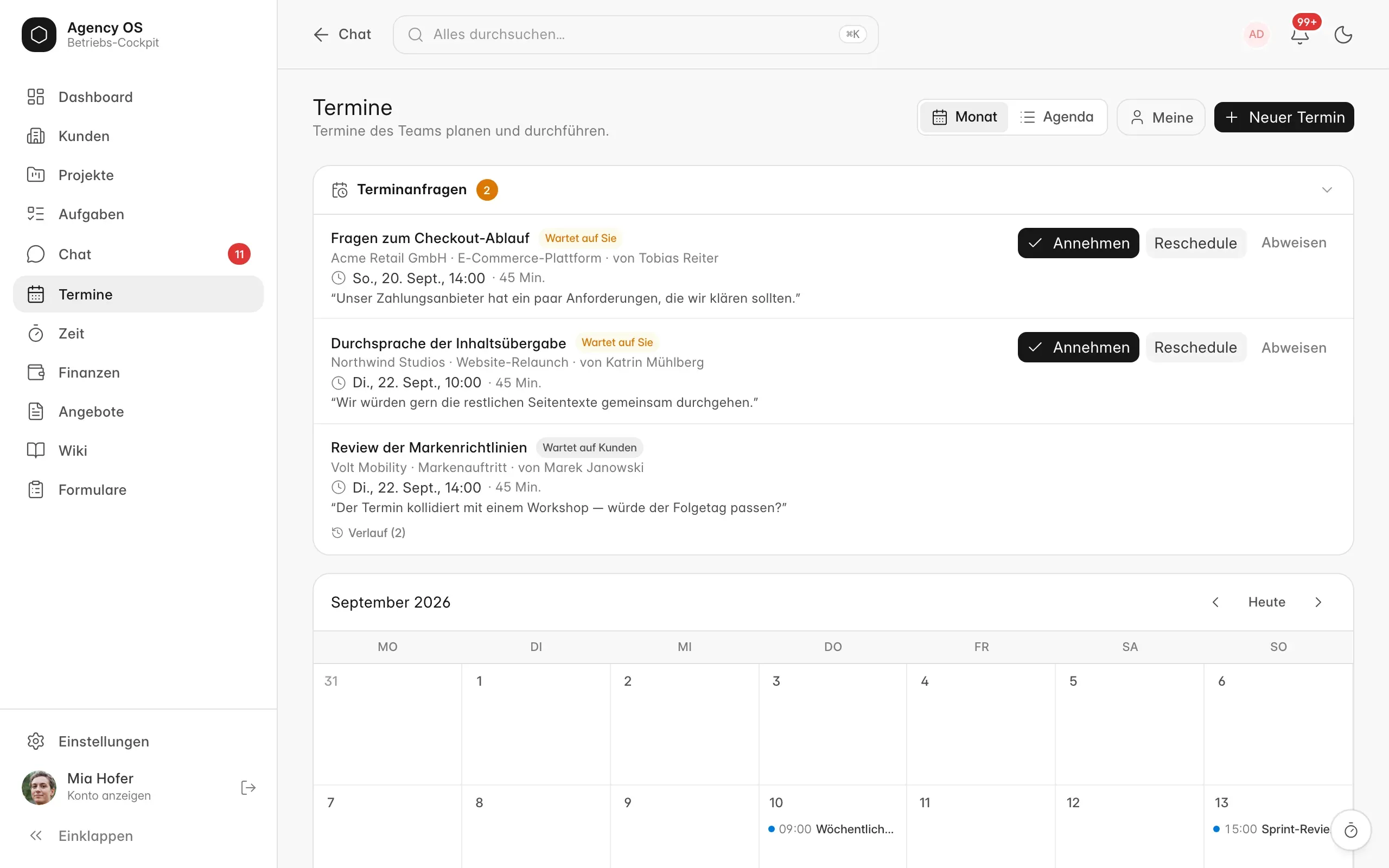 Terminplanung in Agency OS mit Anfragen und Monatskalender